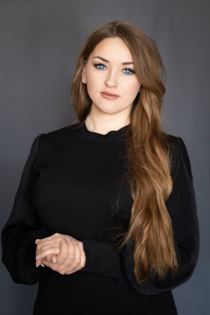 Шустова Марина Юрьевна.