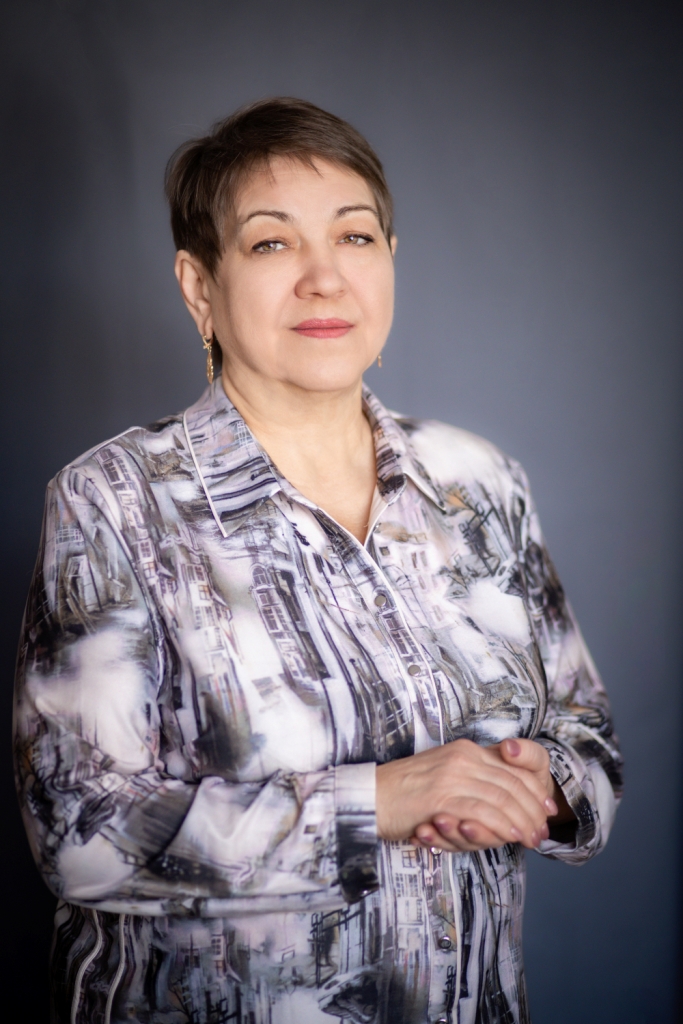 Устинова Марина Леонидовна.